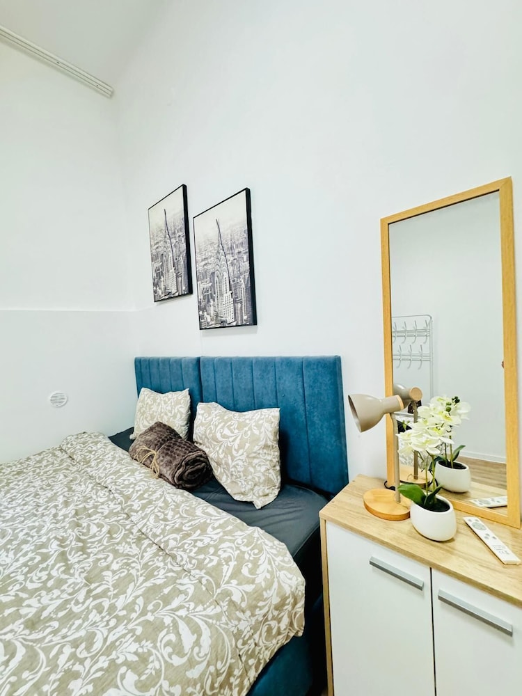 5BR Apt 10min to Matzleinsdorfer