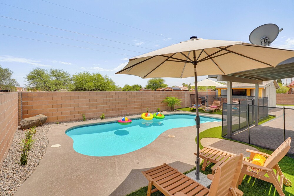 6 Mi to Dtwn: Tucson Gem w/ Outdoor Oasis!