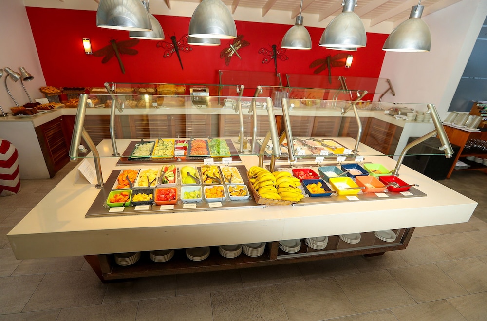 Jamaica Vacations - Grand Decameron Cornwall Beach, A Trademark All-Inclusive Resort - Property Image 17