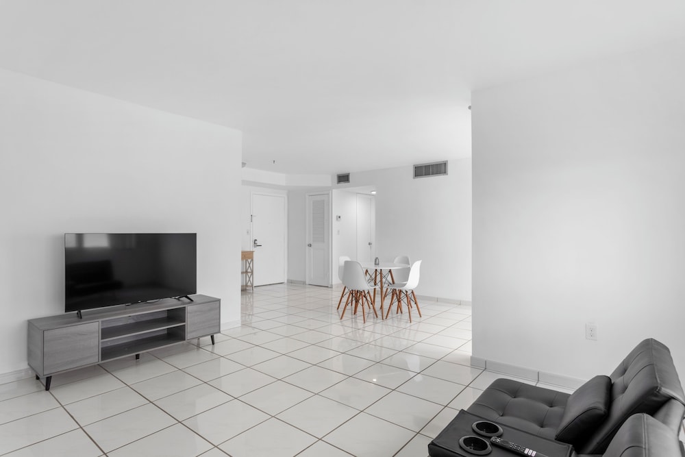 Bay Harbor Sunset Apt 4B