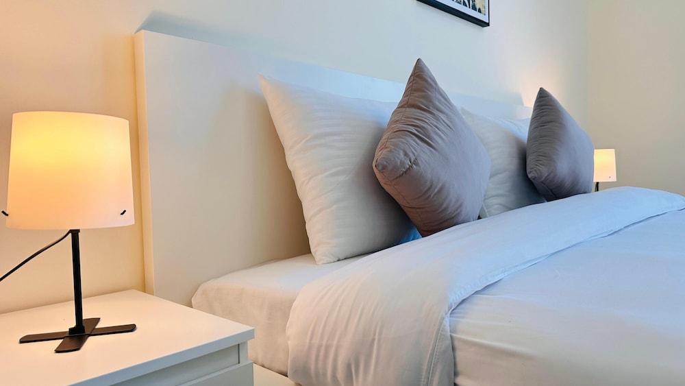 Sunday Sheikh Zayed Road Concord Tower 2 BR by Belvilla