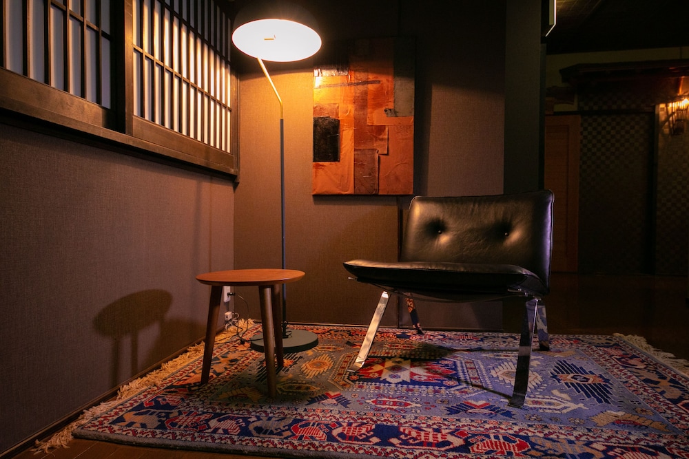 Photo 33
