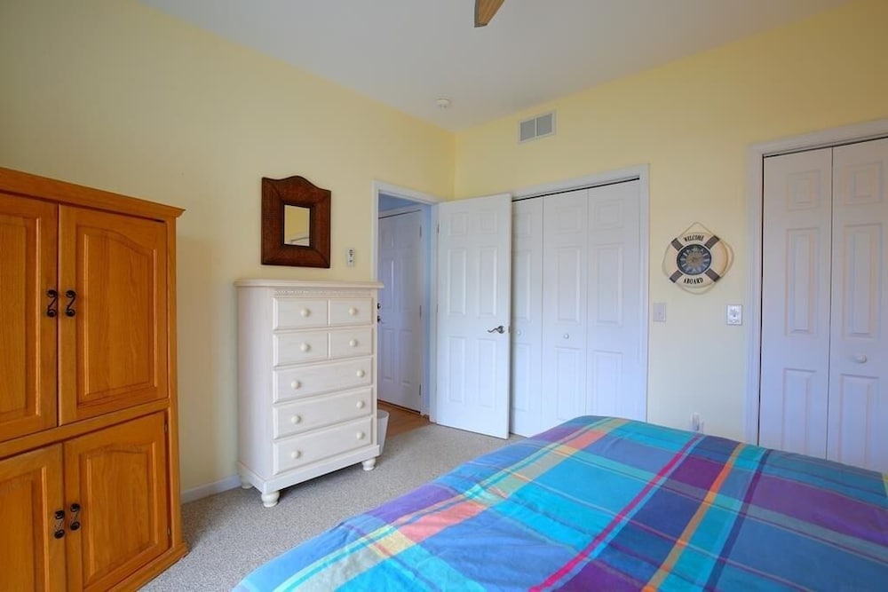 Casa De La Playa 4 Bedroom Home by RedAwning
