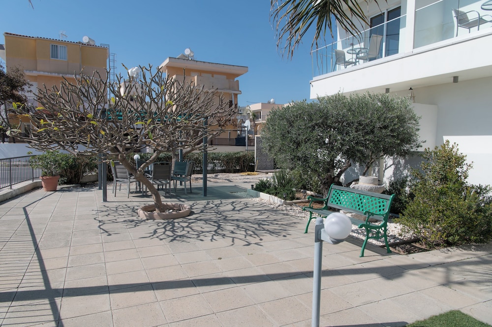 Themis Apartments