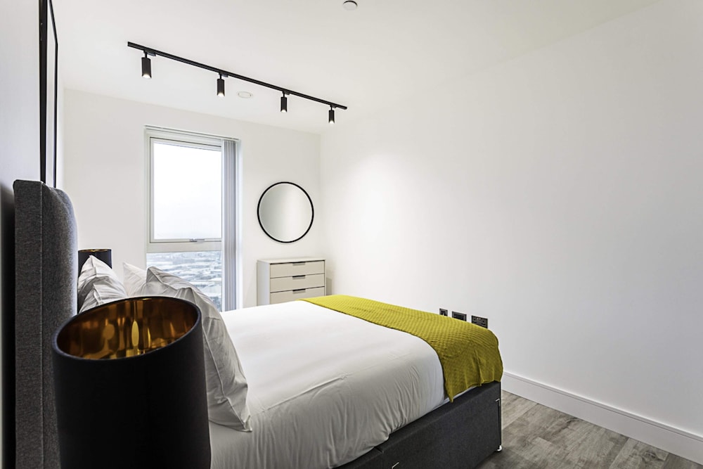 Icon Tower Flat VII