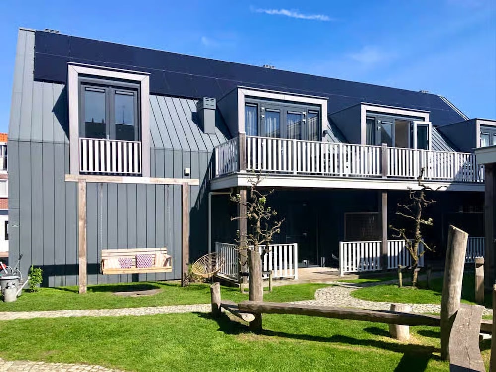 Beautiful Lodge Near Beach