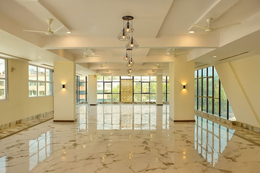 HOTEL KARDHAR INN