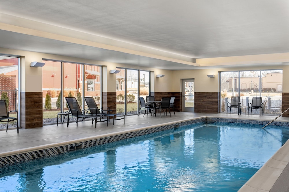 Cape Girardeau Vacations - Fairfield Inn  Suites by Marriott Cape Girardeau - Property Image 8