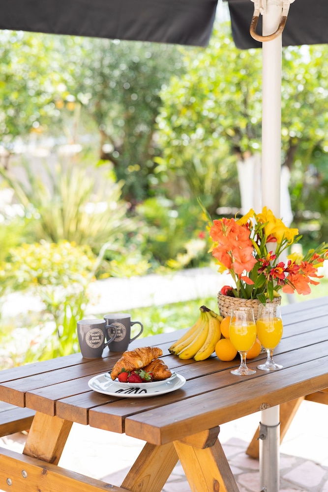 Mathraki Resort