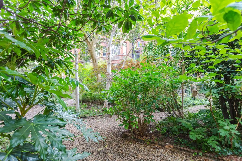 Modern 2 Bedroom Apartment Near Gloucester Road