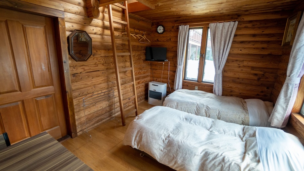 Pension and Log Cottage Hoshinoko