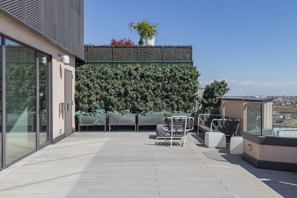 San Babila Central Tower by Rentopolis - High-end 1bdr with panoramic terrace overlooking Duomo