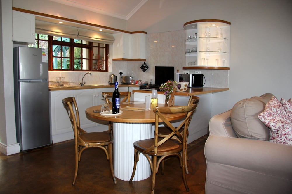 MontMartre Chalets and Guest House