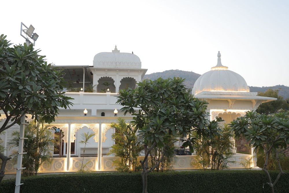 Veer Garh Farms