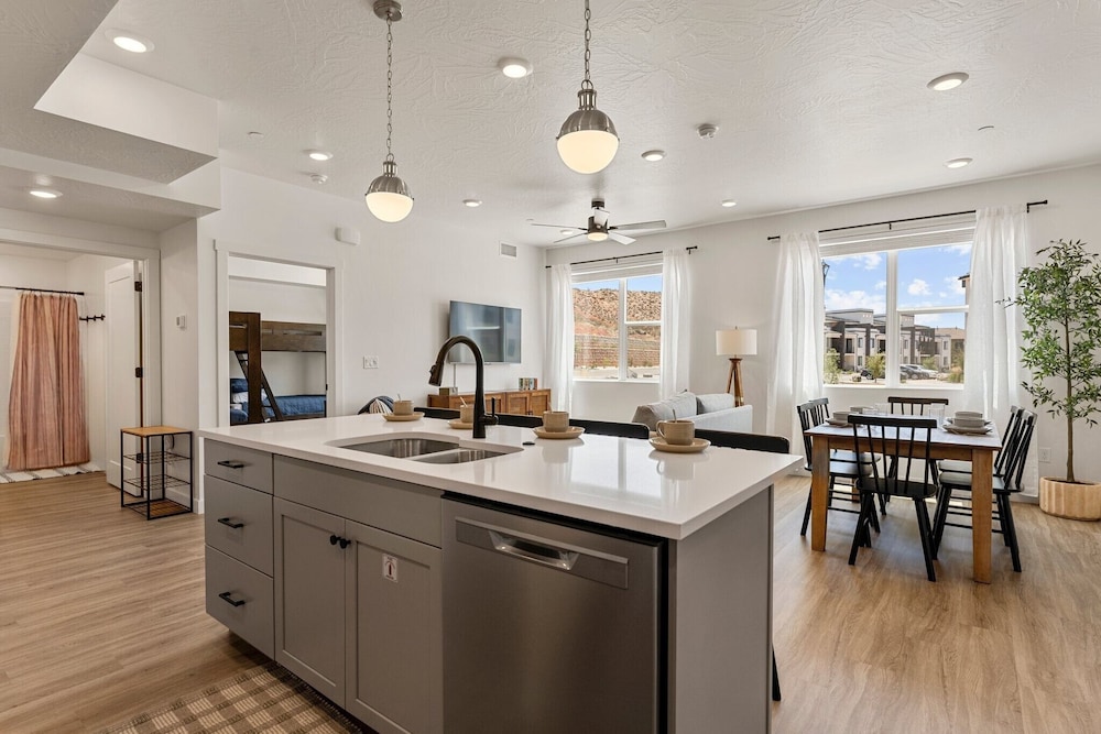 Comfort At Cliff Side 2 Bedroom Condo