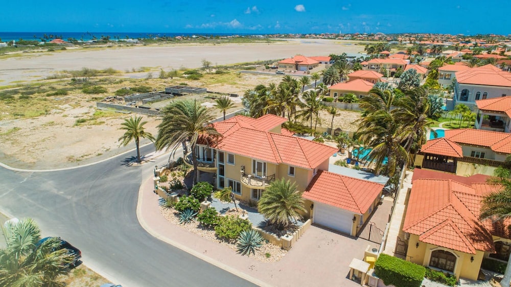 Brand NEW 4BR 5BA Villa w Privatepool Seaviews