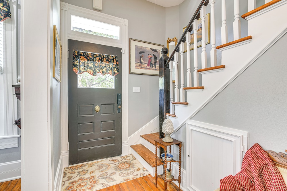 Walk to the Strand: Hideaway Haven Retreat