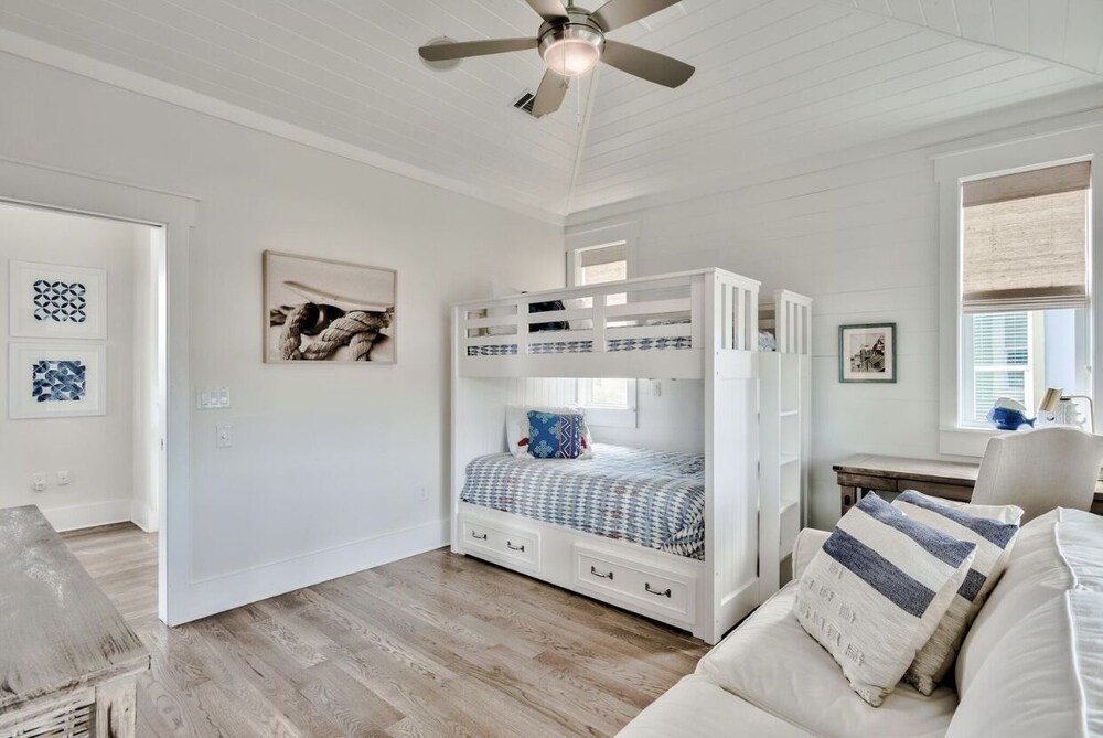 Green Wave by Southern Vacation Rentals view 2