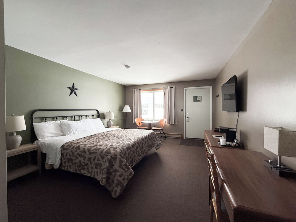 The Trail Inn - Newberry, MI - 13467 M-28