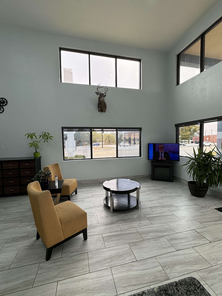 Childress Vacations - SureStay Hotel by Best Western Childress - Property Image 3