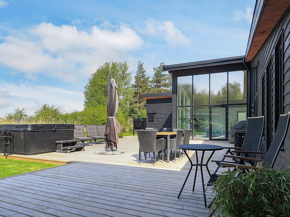 8 Person Holiday Home in Vaeggerlose-by Traum