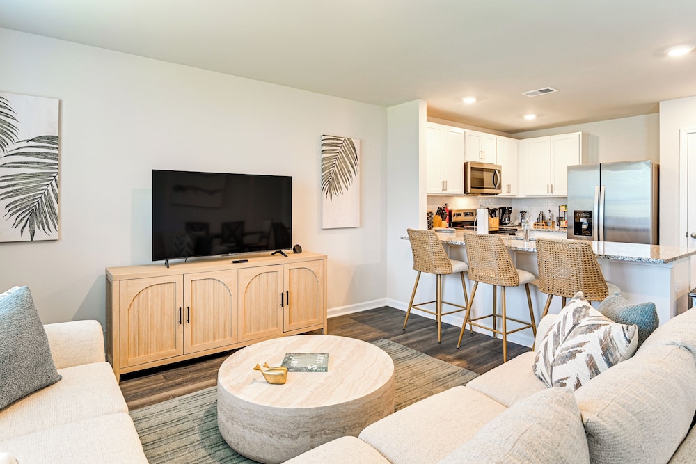 2 Mi to Shore: Newly Built Surfside Beach Gem