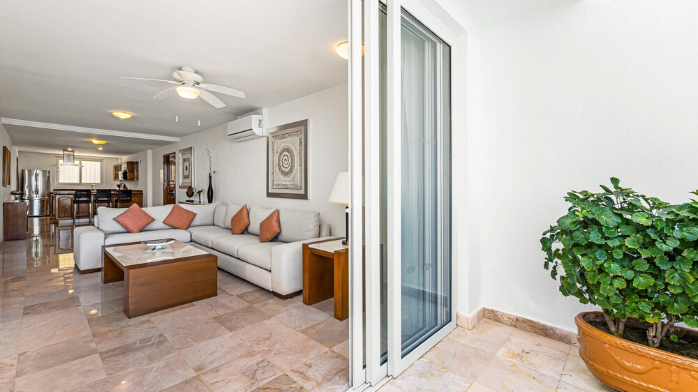 HOLT Grand Miramar Residences