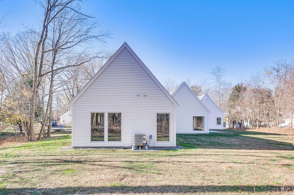 Custom-built Home Near Piscataqua River!
