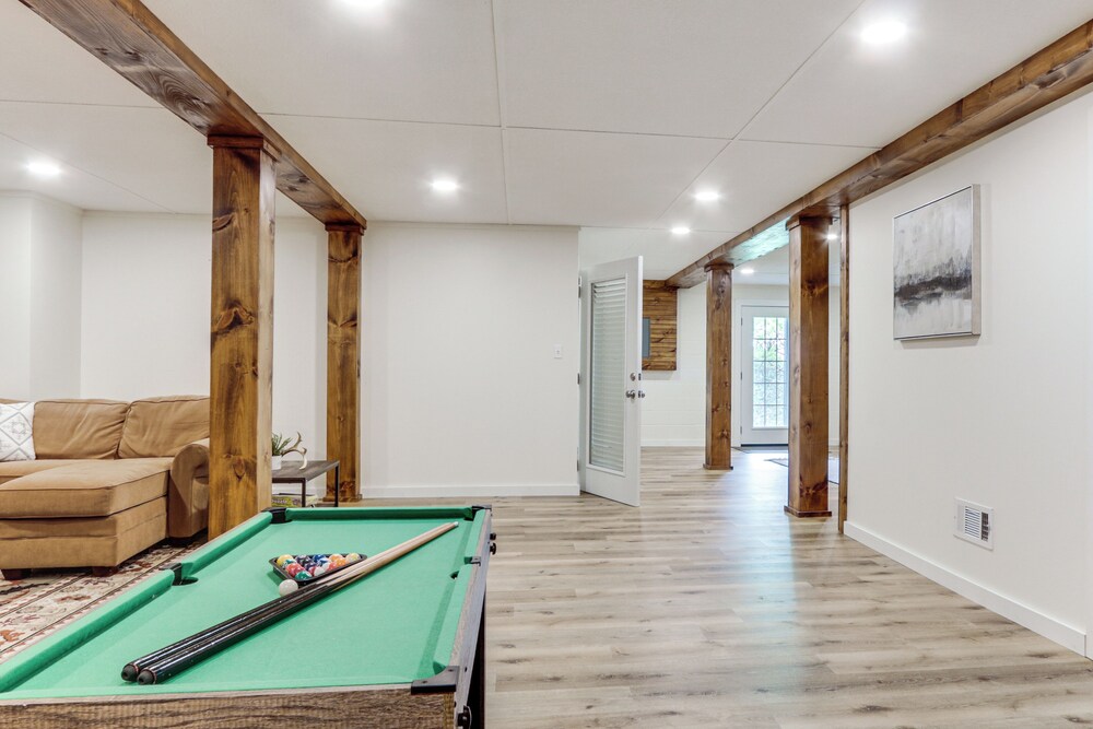 Mtn-view Pleasantville Home on 100 Acres!