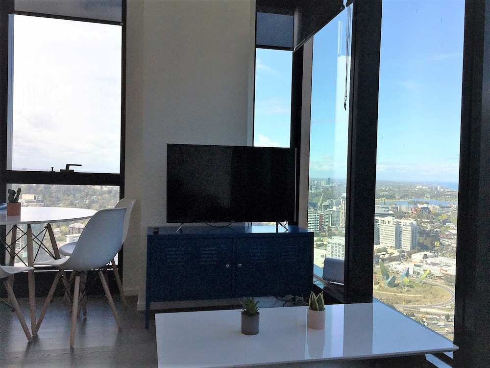 ReadySet Apartments on Southbank Boulevard