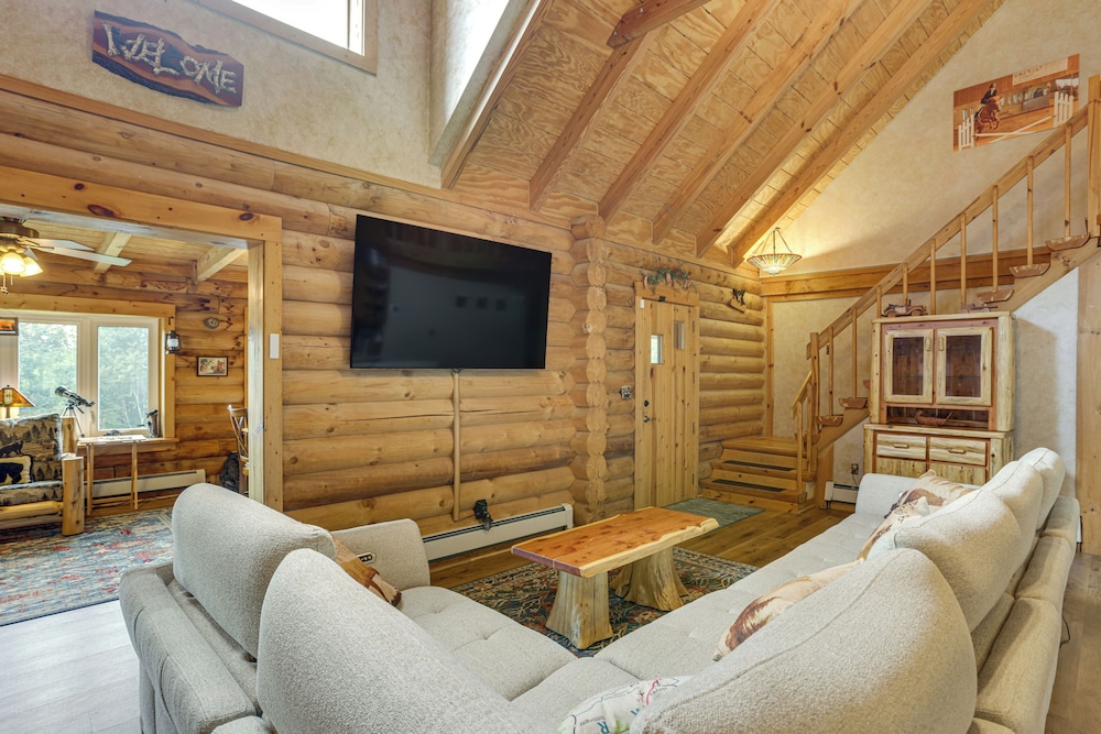 Hot Tub & Game Room: Deep Creek Winter Getaway