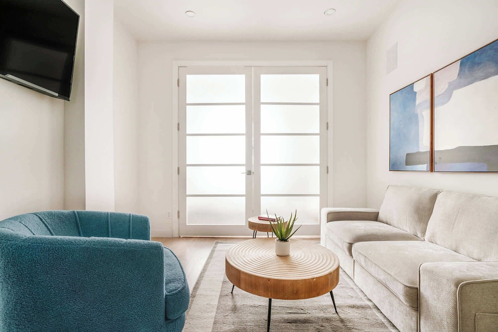 317 UES Apartments