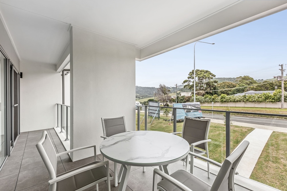 First Floor 3-bed Stunning Unit by The Ocean
