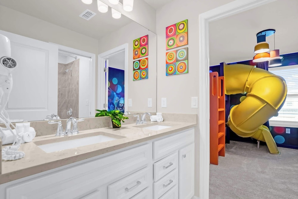 Upstay: Family Retreat w Pool, Cinema & Games Room
