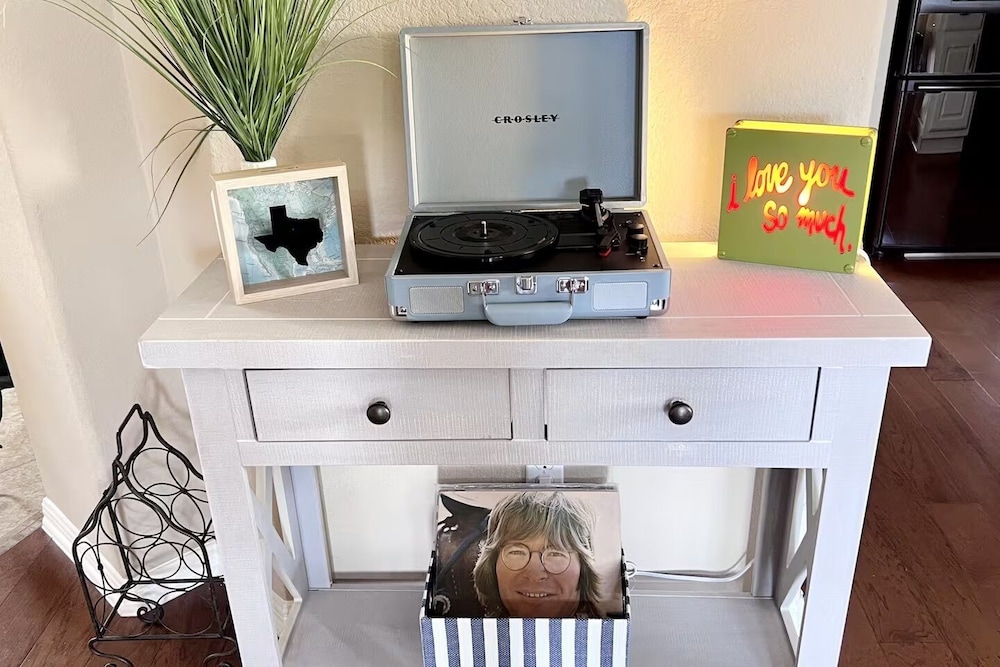 Austin Charm Home by The Key Rentals