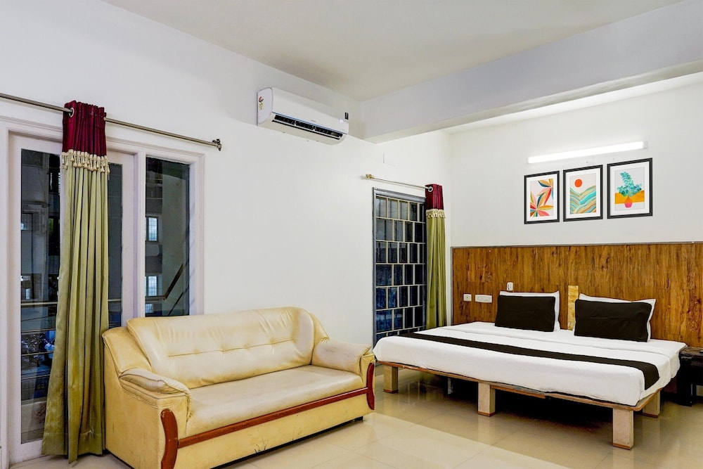 Cosy Castle at Medavakkam Near Jayachandran