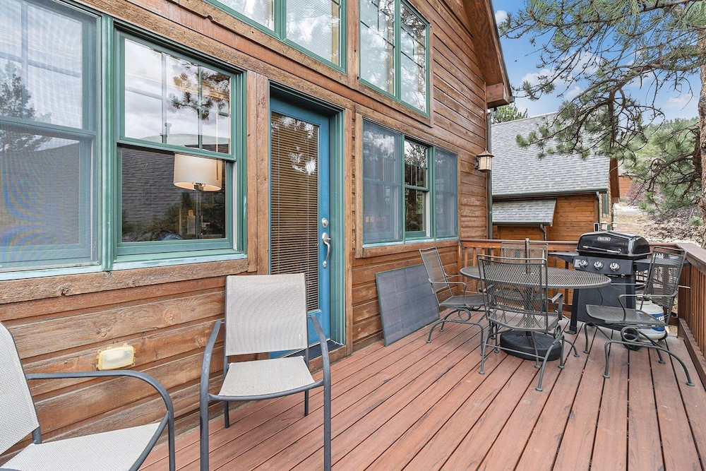 Solitude Beaver #3 - Estes Park 2 Bedroom Condo by RedAwning