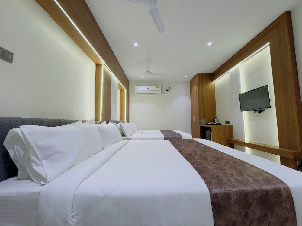 Travinities Hotel Avni Palace