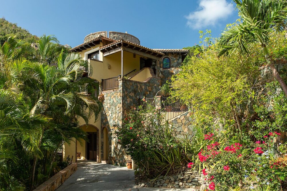 Peter Bay Gatehouse