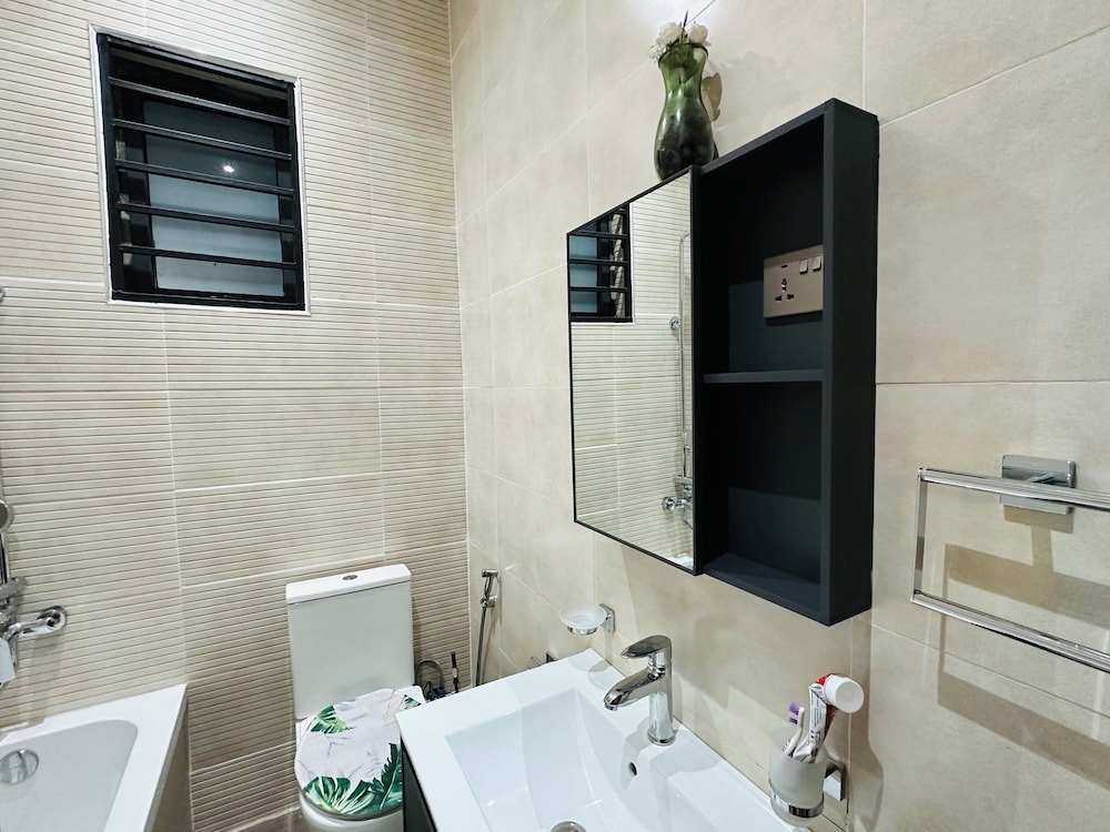 Executive Private Standing apt in Lusaka