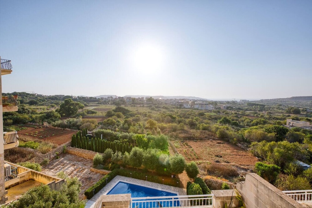 The Dreamy Terrace Pool BBQ in Xag ra Gozo