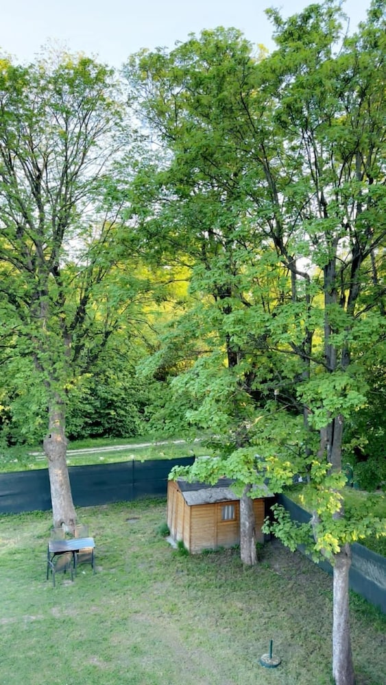 Cozy Garden Villa near Danube For 16P