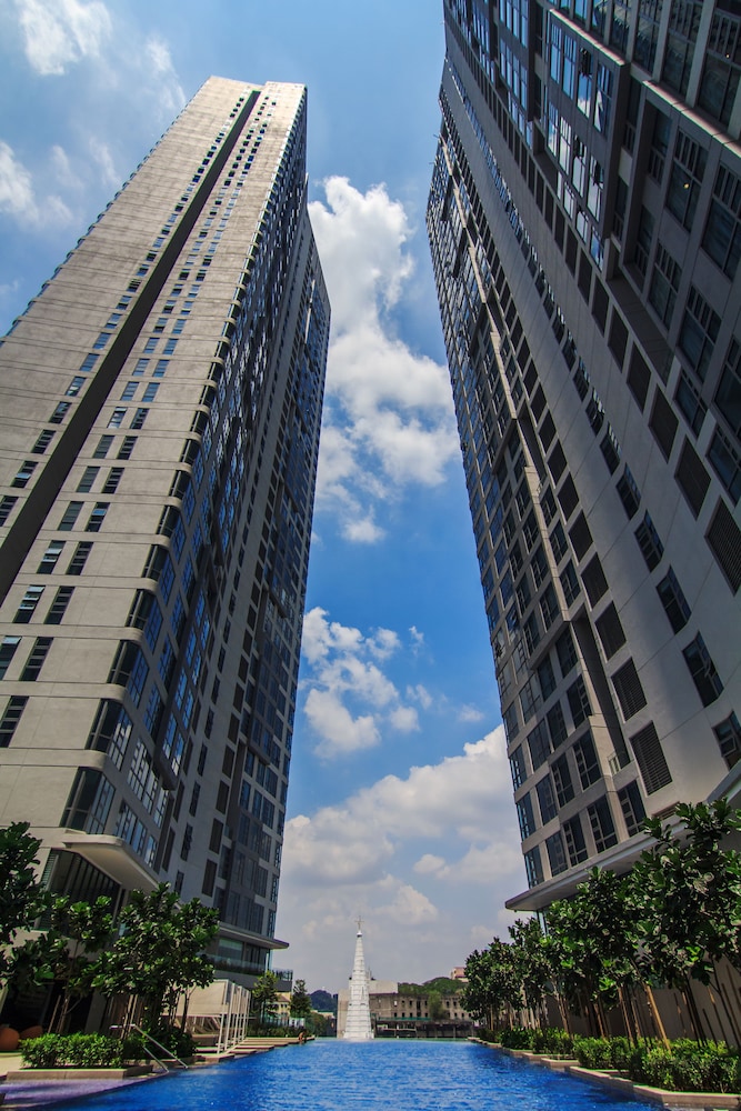 The Robertson by Homes Asian