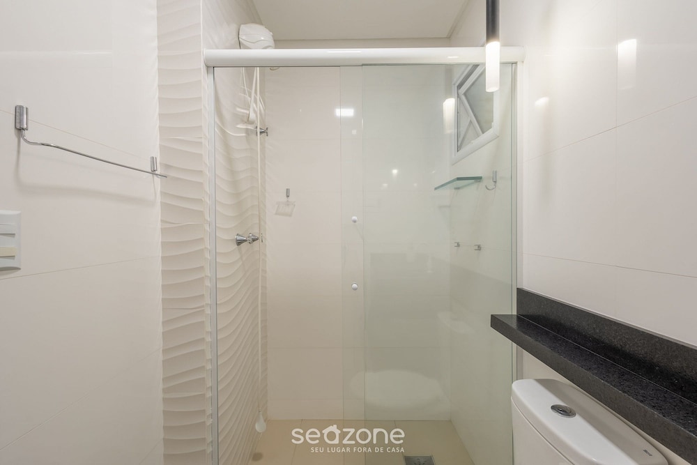 Modern and Exclusive Apartments in Meia Praia, 450m From the Beach - EST