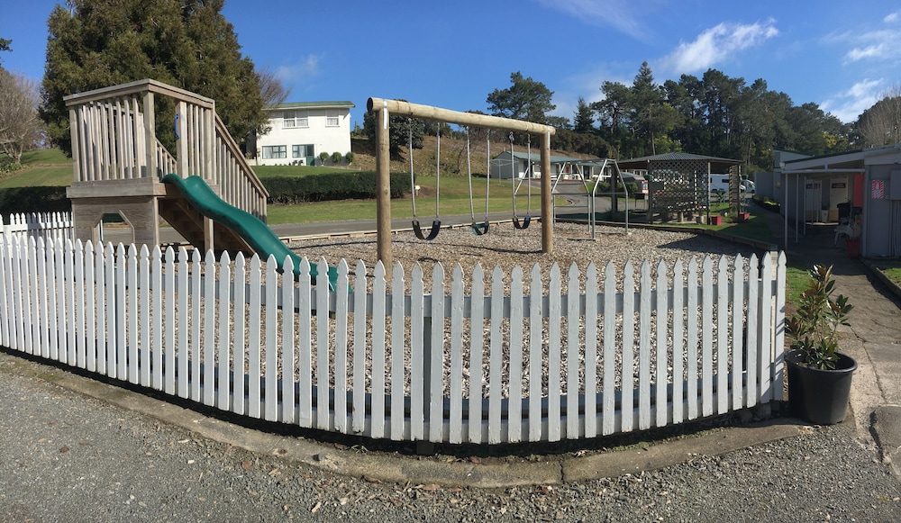 Opal Hot Springs & Holiday Park