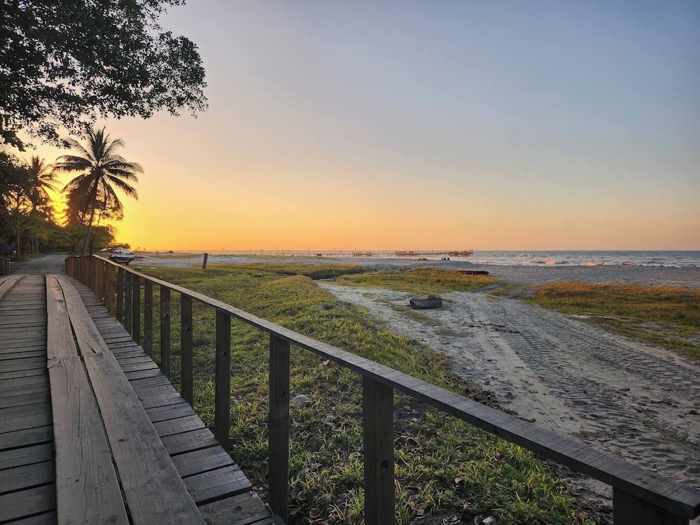 Elegant Chalet 2 Minutes From the Beach Ideal Families