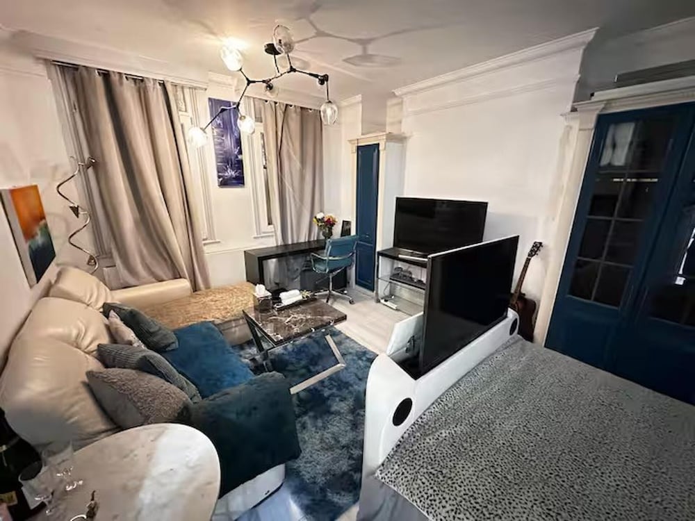 Luxury Westminster Apartment by Westminster Abbey