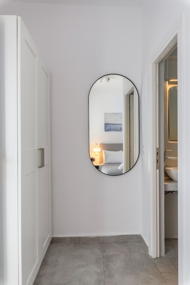 Eleven Keys Mykonos Suites