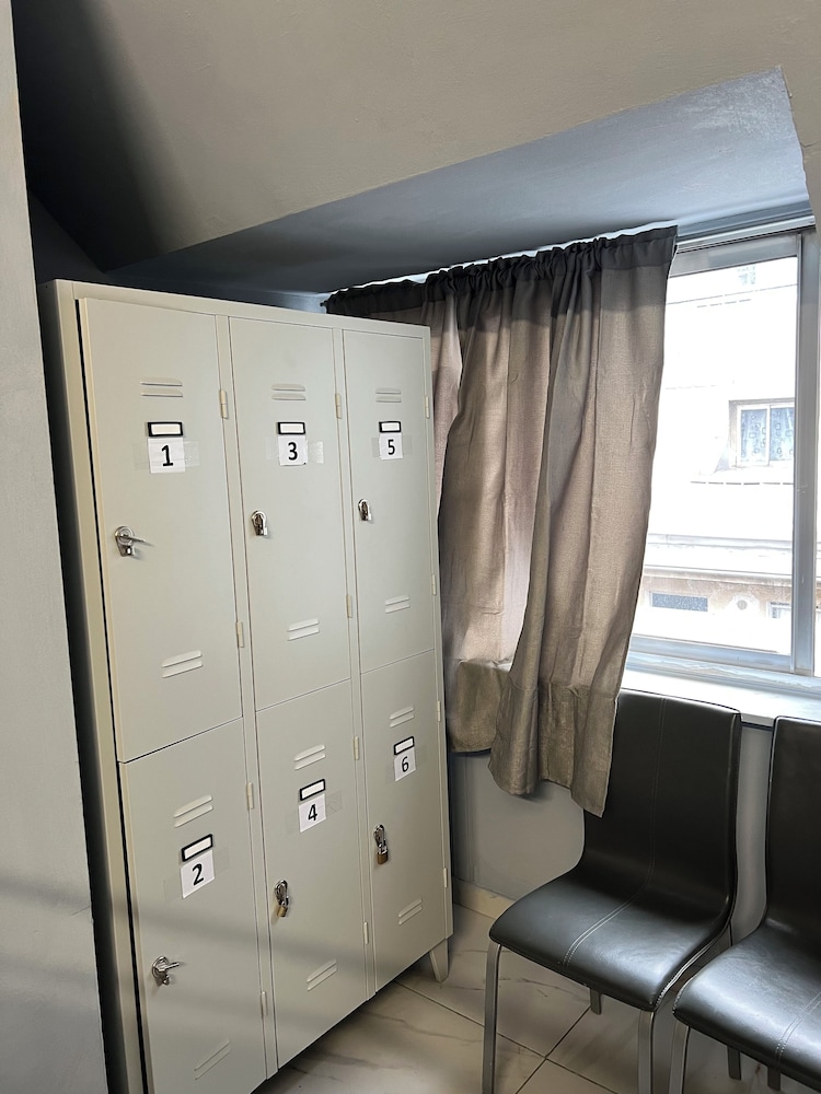 Lion University & Youth Hostel Milano