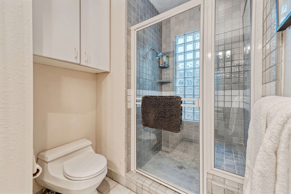 NEW - 1 Location-family-5br-yard-gym-parking